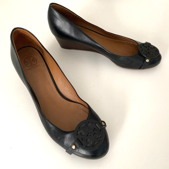 Tory Burch Mini Miller 45MM Black Wedge Pump Leather Round Toe Slip On Logo 10 M - Picture 3 of 10